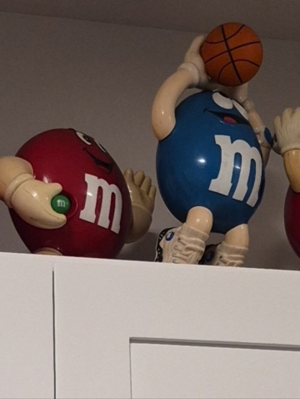 M&M'S Red and Blue Decorative Holiday M&M Figures